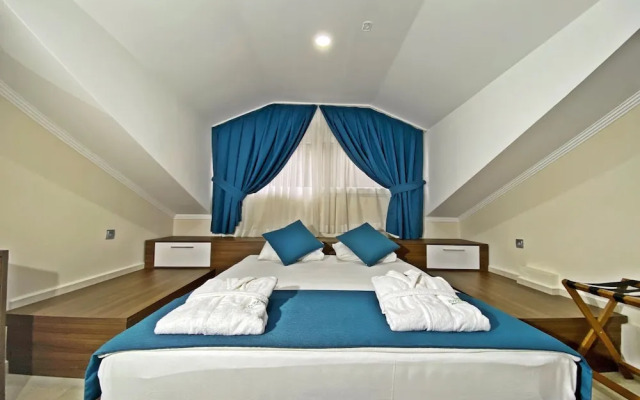 Fethiye Nokta Inlice Suit Apart