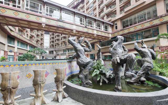 Hoya Hot Springs Hotel