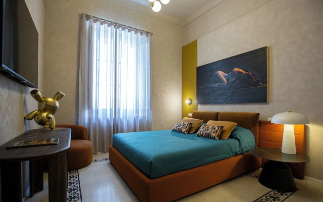 Reverse Art Hotel