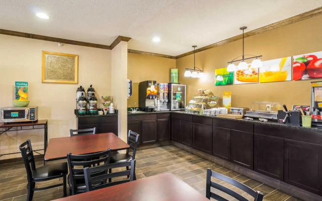 Econo Lodge Luverne I-90