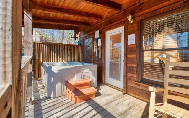 Hummingbird Hideaway - One Bedroom Cabin