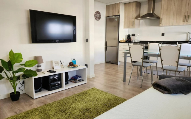 Ria Center Apartment - Left