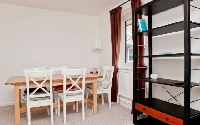 Warm East London Apartment - Sleeps 4