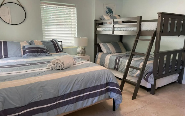 Barefoot Dreams - 201 - 76th E