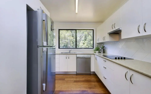 Ammaboolah at Hat Head