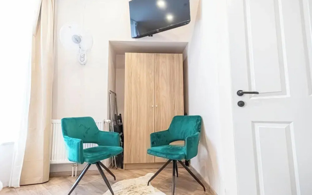 4BR Apt. for Groups 6-Min to Stadthalle