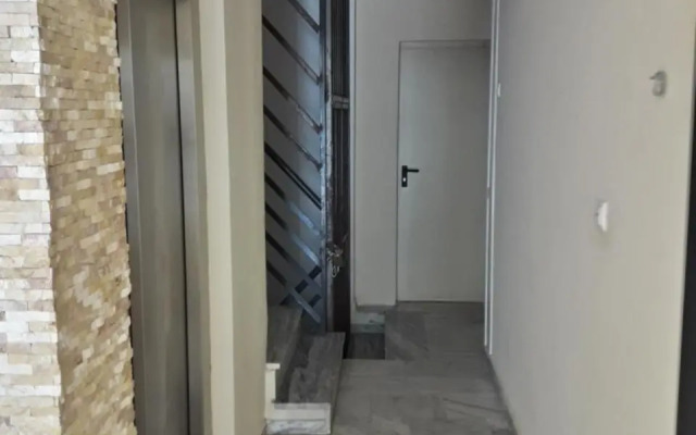 Lion Apartment Port
