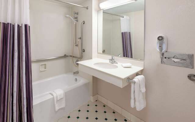 La Quinta Inn by Wyndham Farmington