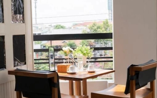 Nhu Huynh Hotel