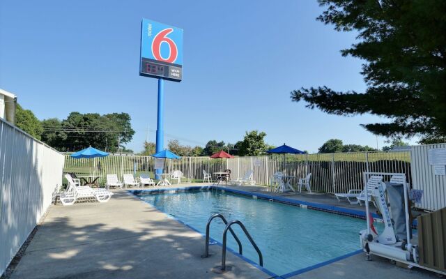 Motel 6 Nashua