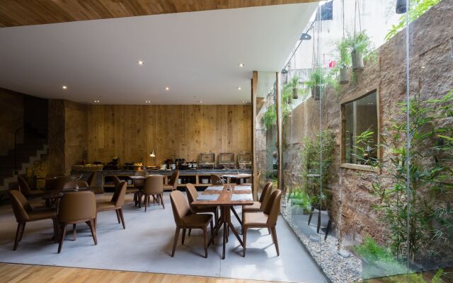 Silverland Yen Hotel