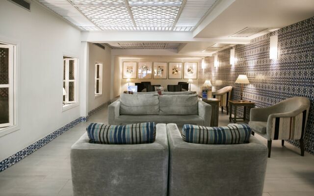Alcazar Hotel