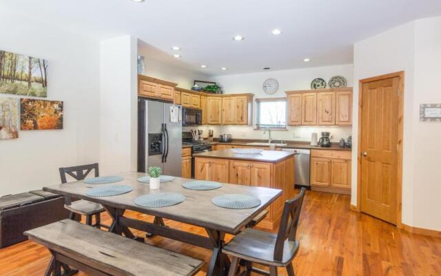 Elkhorn Townhome 1947 Townhouse