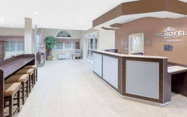 Microtel Inn & Suites Ozark