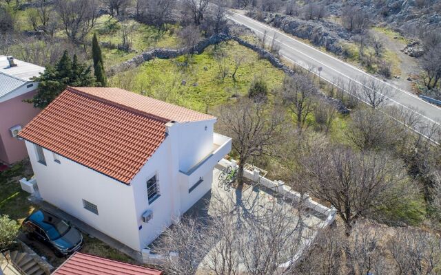 Secluded Holiday Home in Cesarica, Karlobag Near the Sea
