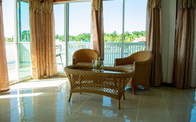 Los Balcones Over The Sea Hotel