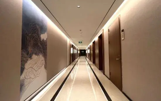 Huayun Hotel