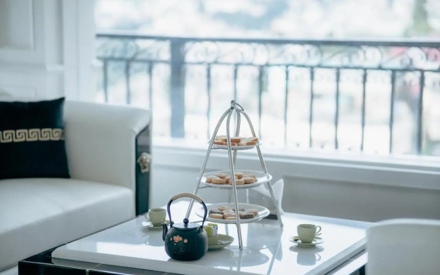 The West Gate Posada By Summit