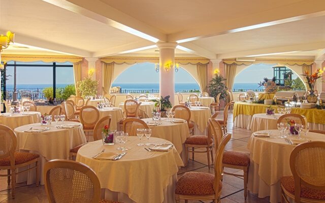 Baia Taormina Hotel