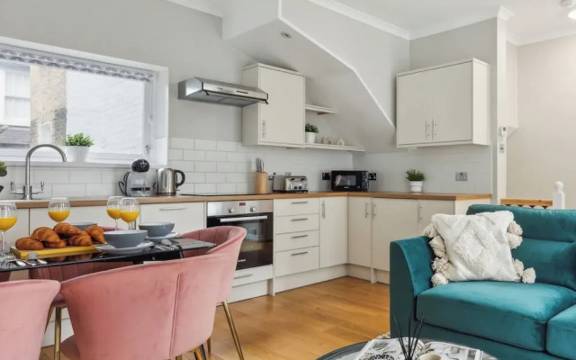 Westminster Charm - 2BR with Style