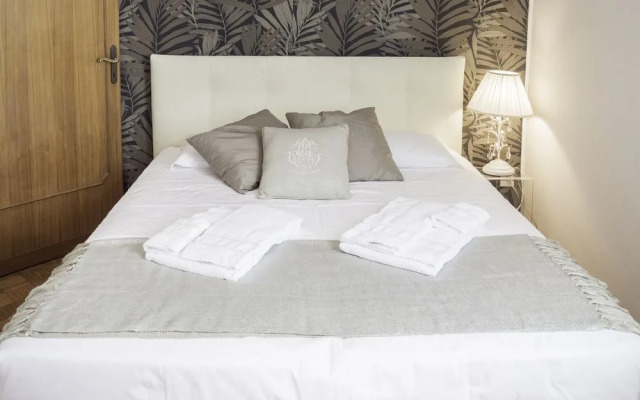 Grand Canal Rialto Palace Lift