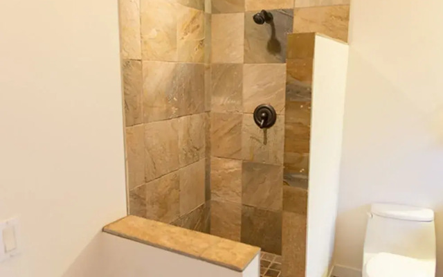 Lahaina Condo J204 - 2 Br Condo