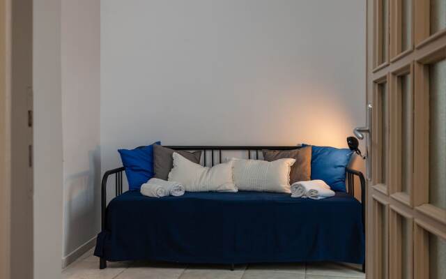 Bright Rooftop by Napoliapartments