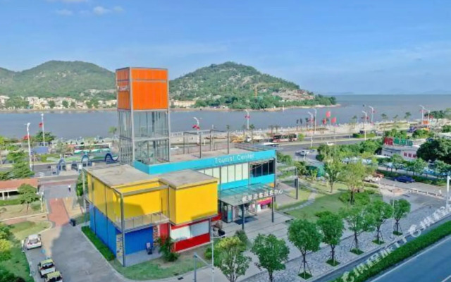 Ice and Snow Ocean Theme Apartment (Zhuhai Shenjing Ocean Kingdom)