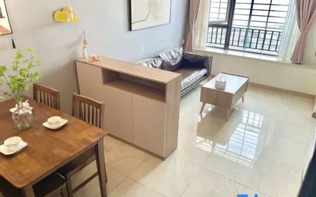 Holiday Sunshine Apartment