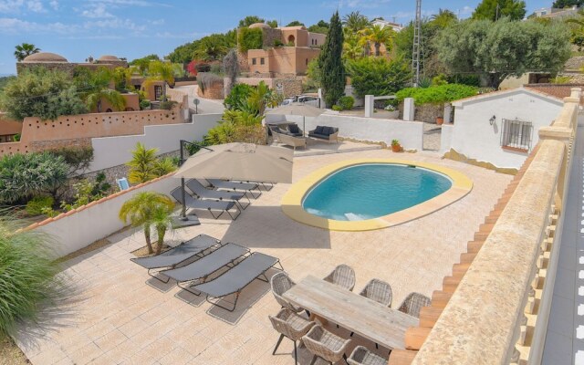 Tranquil Holiday Home in Moraira With Private Pool