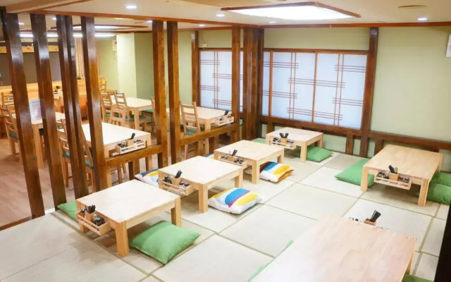 Capsule Hotel 310