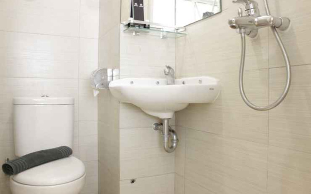 Stylish and Elegant Studio at Gateway Pasteur Apartment By Travelio