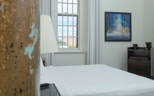 Hotel Henry Buffalo, Curio Collection By Hilton