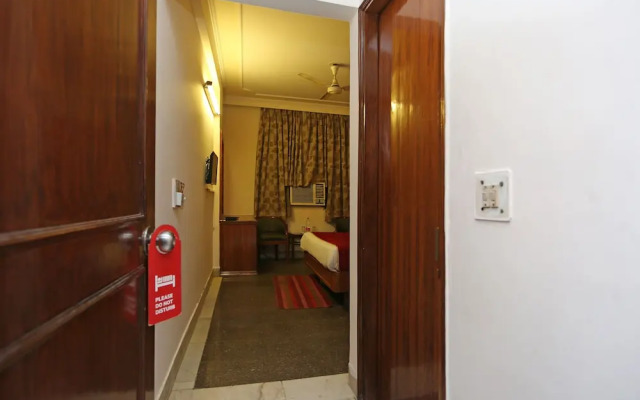 OYO 6886 Hotel Gold Palace