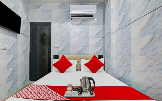 OYO Flagship 70081 Hotel You & Me