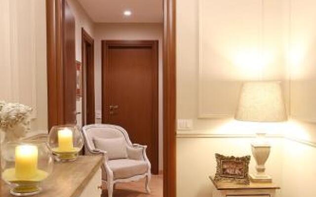 Via della Vite 2nd Floor Apartment