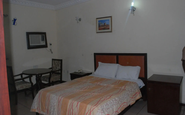 GQ International Hotel