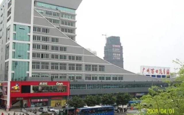 V8 Hotel Jiaokou Subway Branch