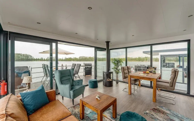 Hausboot am Prerauer Stich in Zehdenick