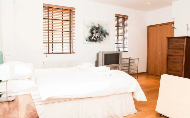 4 Bedroom Flat near London Eye