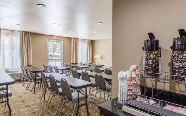 Comfort Inn & Suites Greenwood near University