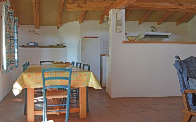 Chic Farmhouse With Swimming Pool in Prunet-et-Belpuig