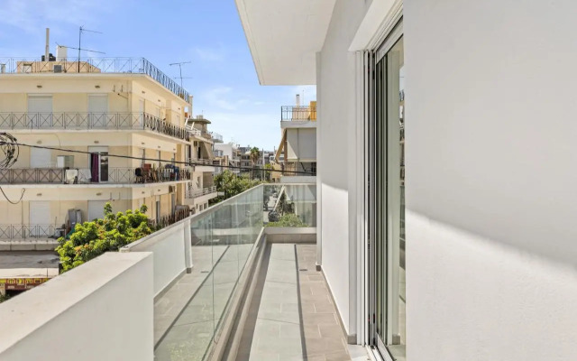 BillyMare central Glyfada apartment