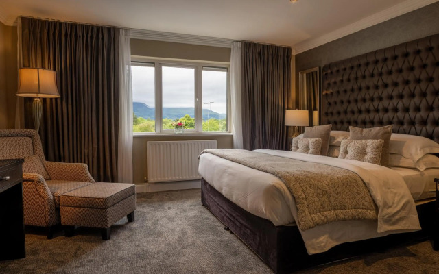 Killarney Oaks Hotel