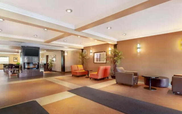 Best Western Plus Peace River Hotel & Suites