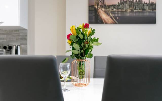 KVM - Kensington Apartment