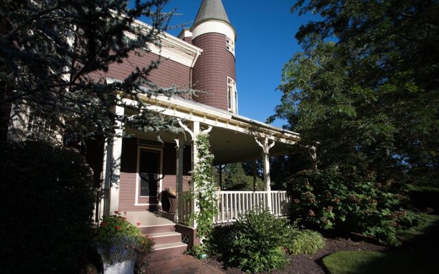 Ivy Lodge Bed & Breakfast