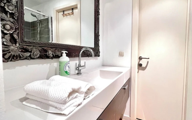 Peaceful 2 minutes European Parliament