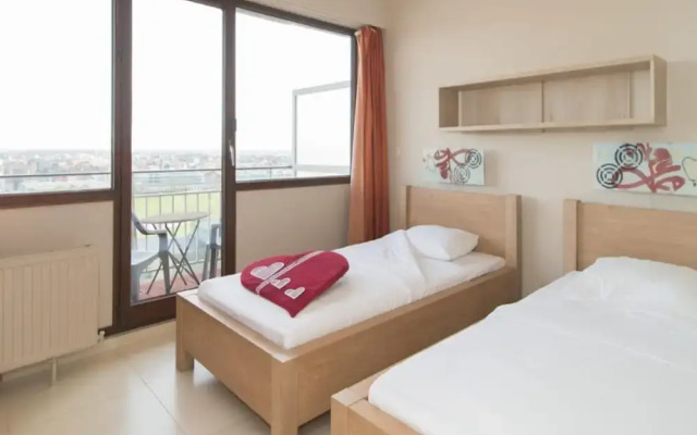 Posh Apartment With Racecourse View