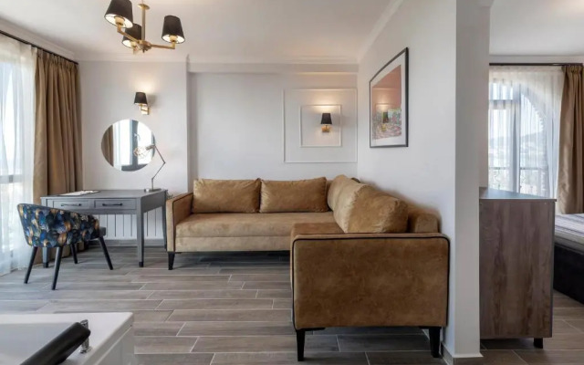 Lagun Castle Hotel&Spa